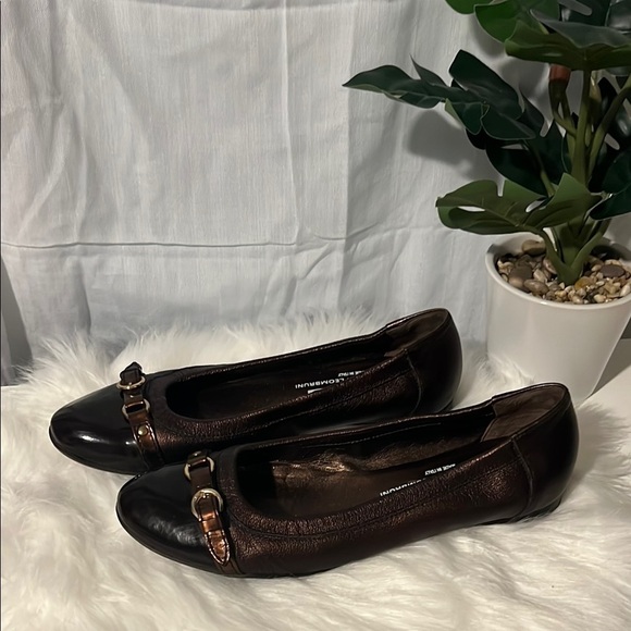 Chic Black and Brown Flats with Glossy Toe Cap - Picture 4 of 6